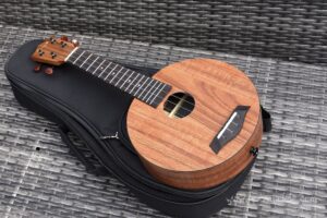 Ukeleles Enya